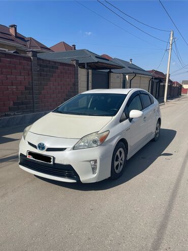 тайота auris: Toyota Prius: 2013 г., 1.8 л, Вариатор, Гибрид, Хэтчбэк