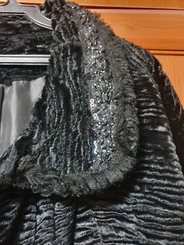 Шубы: Продаем новую полушубку из каракуля . Проиводство Южная Корея. Размер — 6