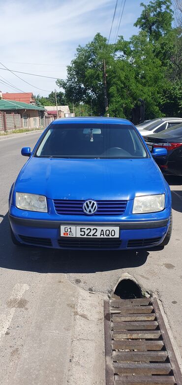 Volkswagen: Volkswagen Bora: 2003 г., 2 л, Автомат, Бензин, Седан