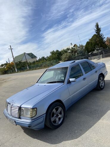 Mercedes-Benz: Mercedes-Benz W124: 1993 г., 2.2 л, Механика, Бензин, Седан