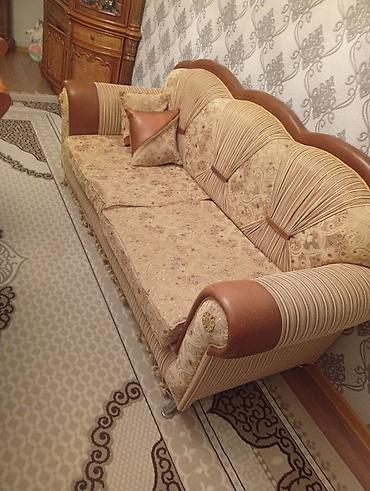 puşka: Klassik üslubda 3 parçalı yumşaq mebel dəsti - Tərkibi: 1 ədəd 3 — 2