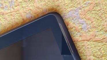 Tableti: Tablet samsung od 10.1 inca ispravan sve ko nov, cena 6000.dinara — 6