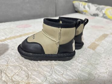 продаю связи с переездом: Комплект, түсү - Кара, Колдонулган