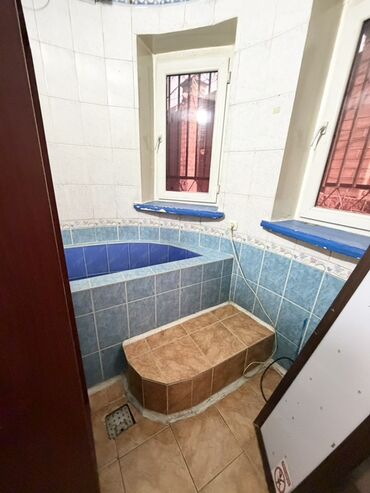 Долгосрочная аренда домов: 200 м², 7 комнат, Видеонаблюдение, Забор, огорожен, Парковка at lalafo.kg — 33 Долгосрочная аренда домов: 200 м², 7 комнат, Видеонаблюдение, Забор, огорожен, Парковка — 33