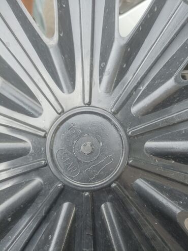 Təkərlər: Az istifade olunub toyota fielderin kalpakıylada deyişerem
