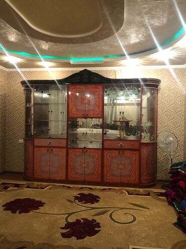 прием бу мебели бишкек: Классическая стенка-витрина для гостиной - Материал: дерево/МДФ с