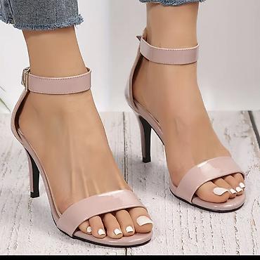 kickers jeftino: Elegantne sandale na štiklu – nude/blijedo‑roze lak koža - — 1