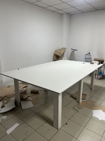 столы с регулируемой высотой: Стол, цвет - Белый, Б/у