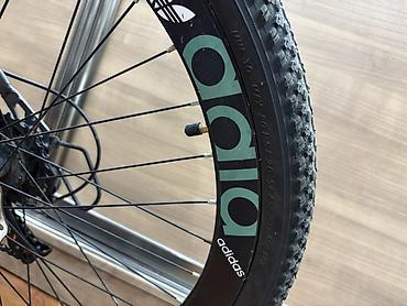 adidas velo: Sport velosiped 26. Hər iki təkərdə yeni alınıb. Oturacağı üçün çexolu — 5