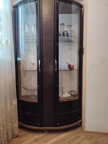 Şüşəli dolab vitrini, İşlənmiş