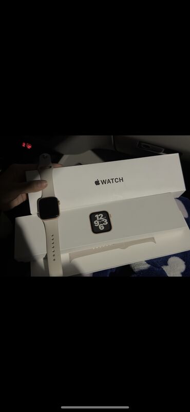 apple watch 42: Эпл вотч Se Состояние новая На экране пленка стоит Коробка зарядка