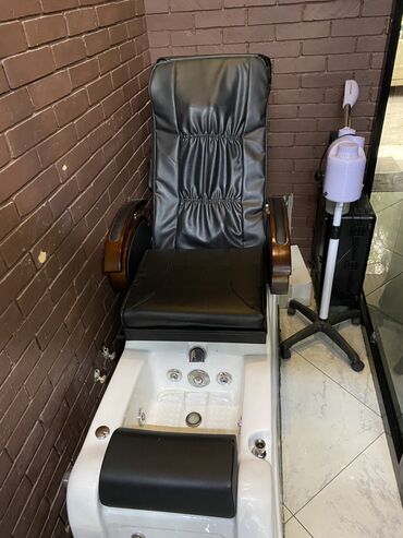 Оборудование для бизнеса: Продается педикюрное кресло в хорошем состоянии!