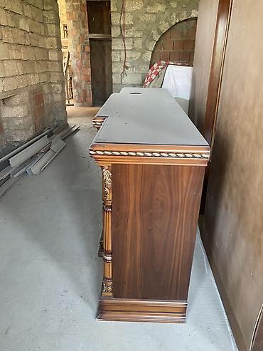 masanin sekilleri: Klassik üslubda işlənmiş mebel dəsti (qonaq otağı üçün) Masanin — 9