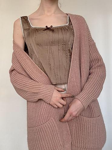 Кардиган, Пряжа, Длинная модель, Осень-весна, С карманами at lalafo.kg Кардиган, Пряжа, Длинная модель, Осень-весна, С карманами