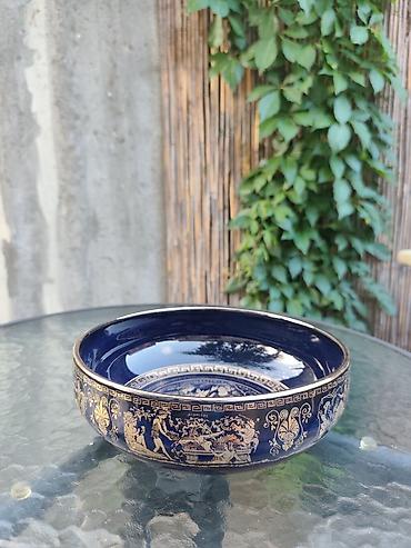 bacac diska statua: Set grčkih suvenira od tamno plavog porcelana s pozlatom – 3 dela i — 4