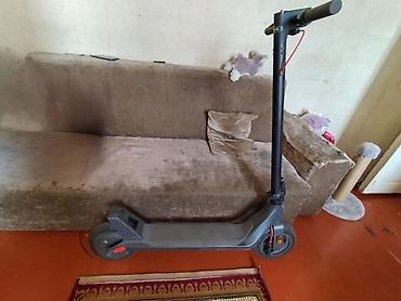 explore smart samokatları: Elektrikli skuter satılır. Xüsusiyyətlər: - Rəqəmsal göstərici — 4