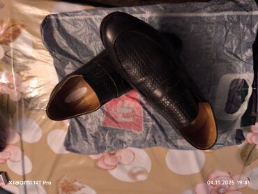 бежевые мужские мокасины: Kişi klassik ayaqqabısı - Rəng: qara - Model: lofer tərzində, bağsız