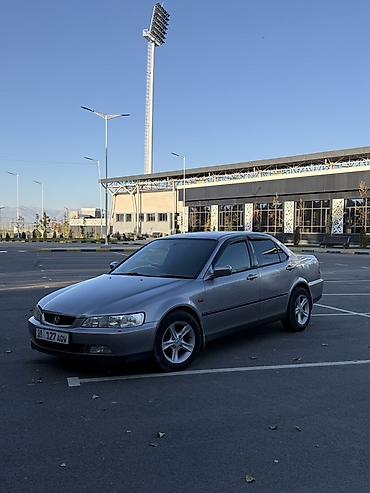 Honda Accord: 2001 г., 2 л, Автомат, Бензин, Седан