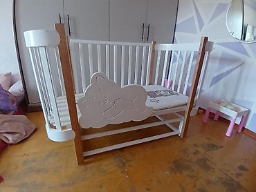 lay lay matras: Uşaq beşiyi – ağ/açıq ağac tonlarında, şirin ayı fiqurlu dizayn — 4
