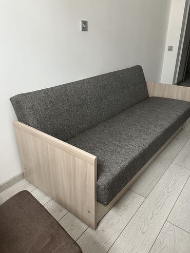 продаю диван новый: Диван-кушетка, цвет - Серый, Б/у