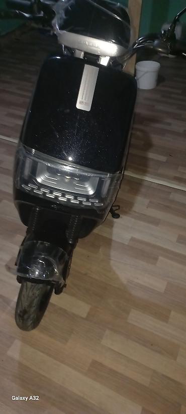 Mopedlər,skuterlər: Elektrik skuter - Şəhər daxili hərəkət üçün kompakt və səssiz — 1