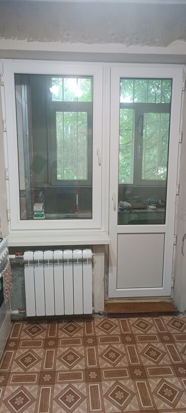 Окна: Пластиковое окно, Поворотное, цвет - Белый, Б/у, Самовывоз
