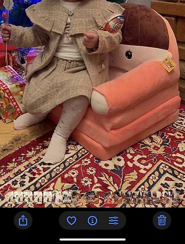 kreslosu: Bahali ushaq butikinden alinib 2-3 yaw razmeredir.Yep yenidir.10 azn — 1
