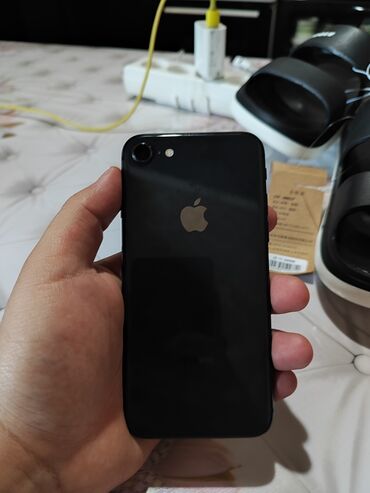 Apple iPhone: IPhone 8, Б/у, 256 ГБ, Черный, 75 %