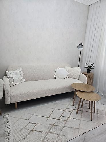 sultan kunc divan: Divan satılır 500 azn. Jurnali 50 azn.Jyusk markasıdır. Divan açılır — 1