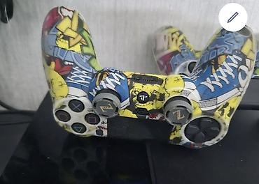4 sim: PlayStation 4 konsolu + xüsusi dizayn DualShock 4 oyun pultu İşlək əla — 3