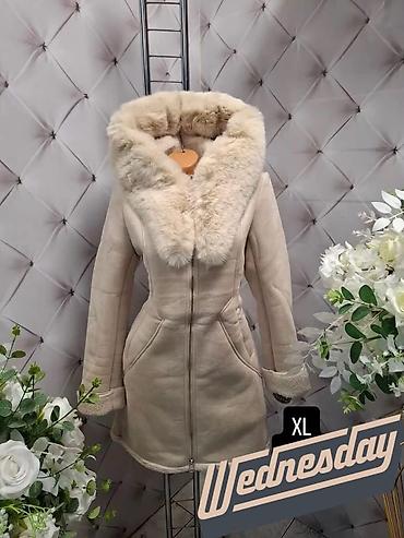 krznena bunda: Ženska zimska jakna/kaput sa krznom – model “Wednesday” - Dizajn — 2