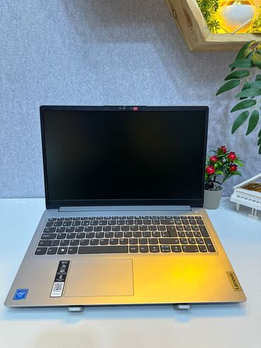 notebuk: Lenovo 15.6 ", Intel Celeron, 256 GB