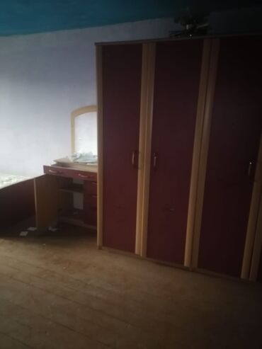 Mebel: 2 təknəfərlik çarpayı, Dolab, İşlənmiş