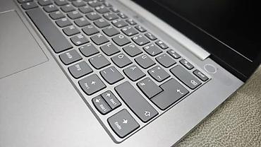 Lenovo: Odlican laptop Lenovo ThinkBook 14 G2 lepo ocuvan, instaliran sa svim — 6