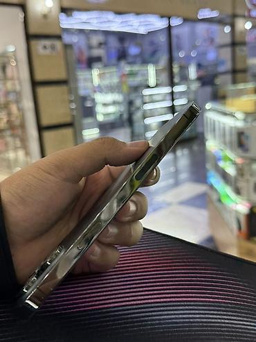 iphone 17 pro ma: Apple iPhone с тройной камерой Pro‑уровня - Корпус: плоские грани — 4