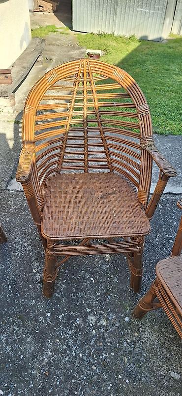 Baštenski nameštaj: 6 stolica i sto — 3