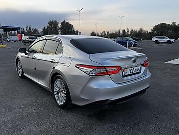 жак т 9: Toyota Camry: 2017 г., 2.5 л, Автомат, Гибрид — 7