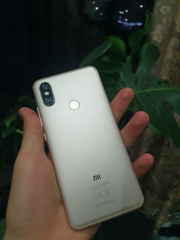 купить бэушные телефоны: Xiaomi, Mi A2, Колдонулган, 64 ГБ, түсү - Саргыч боз, 2 SIM