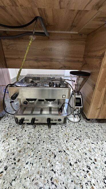 Другое оборудование для кафе, ресторанов: Продажа Аренда Кофе машина La Cimbali m 20 compact В комплекте с