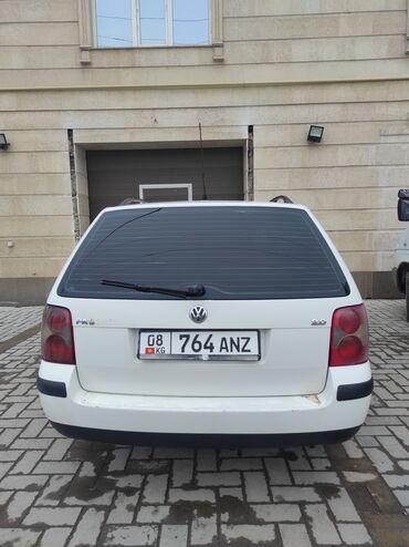 белый пассат: Volkswagen Passat: 2002 г., 2 л, Механика, Бензин, Универсал