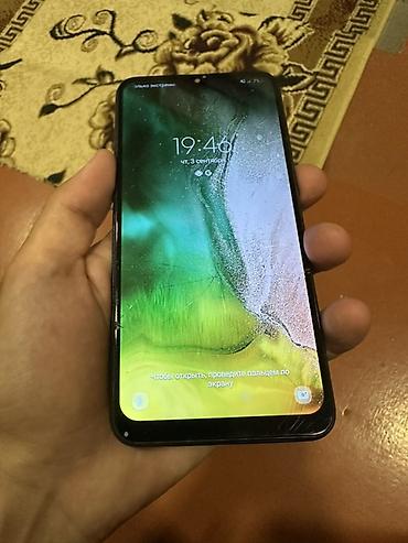 telf: Samsung Galaxy A10, 32 GB, rəng - Qara, Qırıq — 4