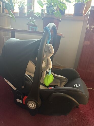 автокресло chicco i move: Автокресло, түсү - Кара