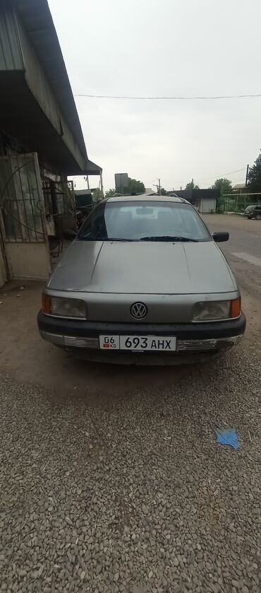 Volkswagen: Volkswagen Passat: 1989 г., 1.8 л, Механика, Бензин, Универсал