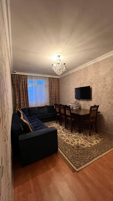 aci badam: GularaKunc divan 600azn. baza var açilir. 1800azne alinmişdi. Unvan