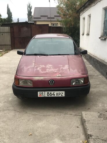 машина сервы: Volkswagen Passat: 1989 г., 1.8 л, Механика, Бензин, Седан