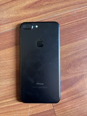 Apple iPhone: IPhone 7 Plus, Б/у, 32 ГБ, Черный, 67 %
