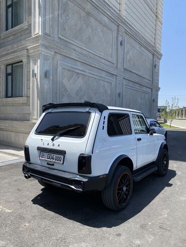 ВАЗ (ЛАДА): ВАЗ (ЛАДА) 4x4 Нива: 2016 г., 1.7 л, Механика, Бензин, Внедорожник at lalafo.kg — 4 ВАЗ (ЛАДА): ВАЗ (ЛАДА) 4x4 Нива: 2016 г., 1.7 л, Механика, Бензин, Внедорожник — 4