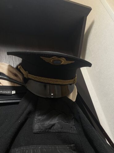 галстук черный: Фуражка авиационная размер 57
2 раза только носили