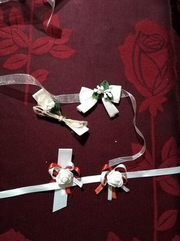 Svadbena oprema: Cvetna traka za kosu sa velom, idealna za posebne prilike. Traka je — 40