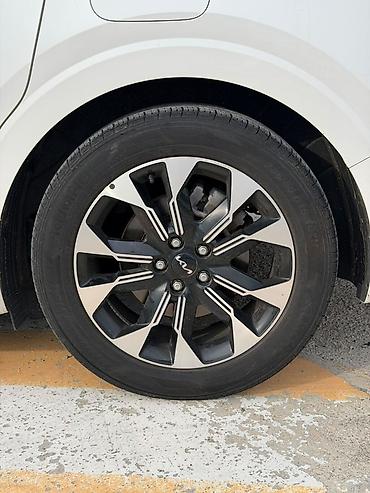 Kia: Kia Carnival: 2022 г., Минивэн — 40